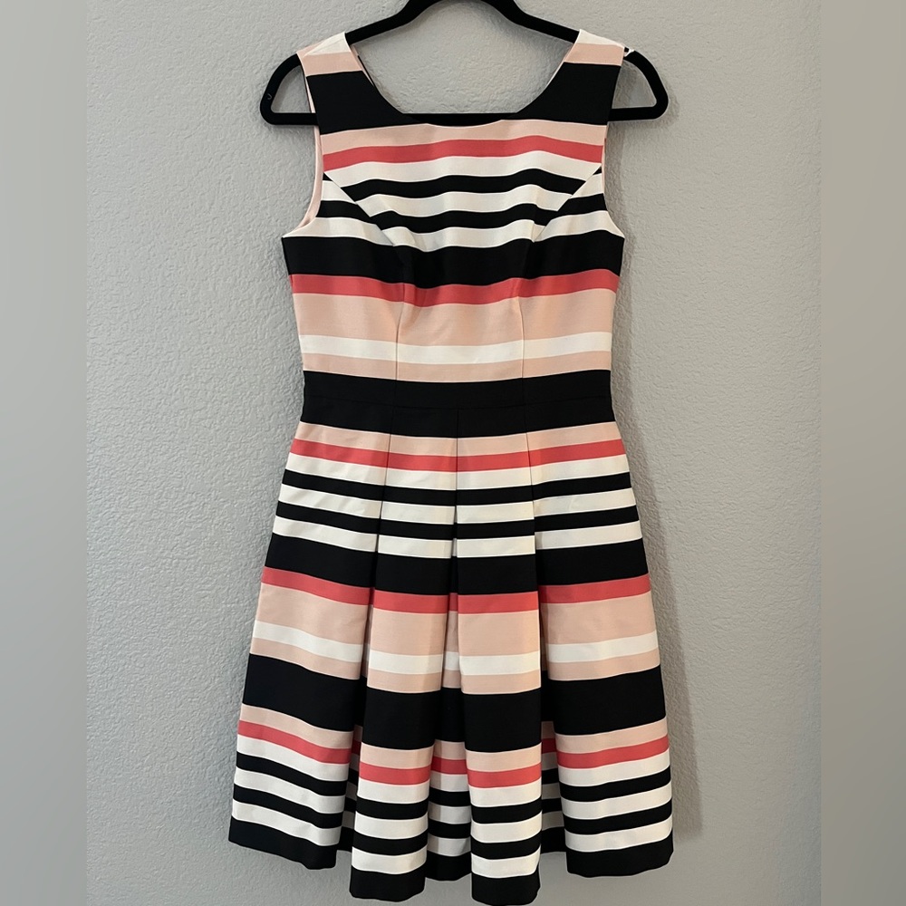 Review Australia: pink black dress size 8 (us 4?)